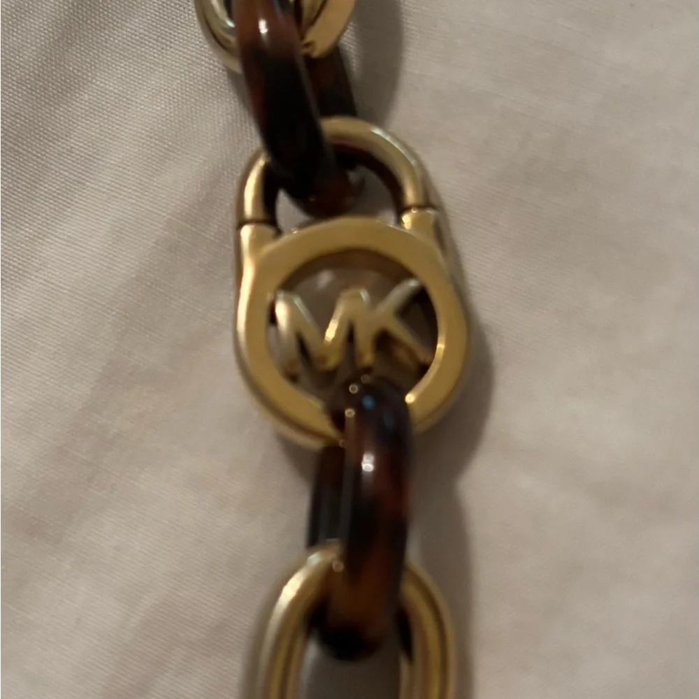 Michael Kors gold tone and tortoise-look toggle bracelet - Picture 5 of 6
